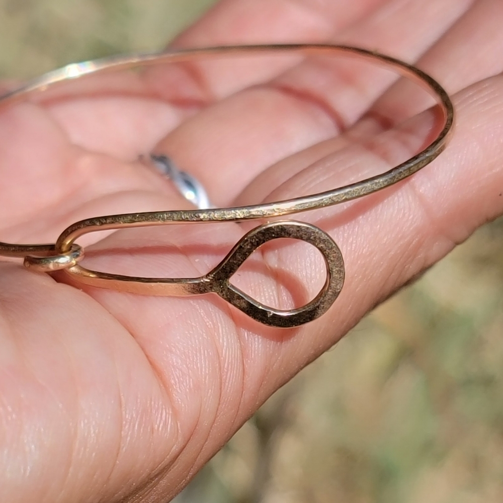 Gorgeous goldfilled minimalist hook and eye bangle bracelet